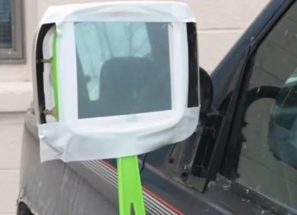 13 gambiarras perigosas em carros 13 retrovisor-do-carro