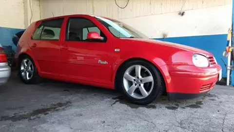 GOLF VERMELHO